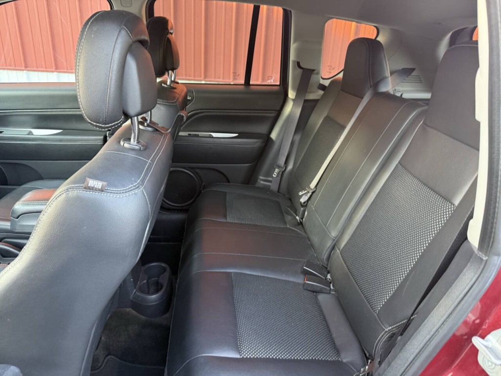 2016 Jeep Compass Image 16