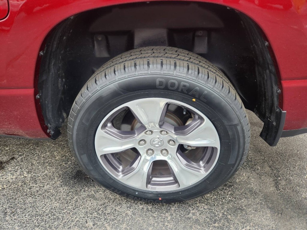 2023 RAM 1500 Image 9