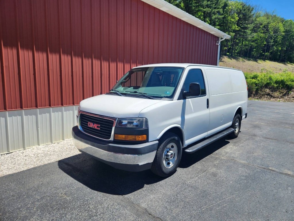 2017 GMC Savana Image 5