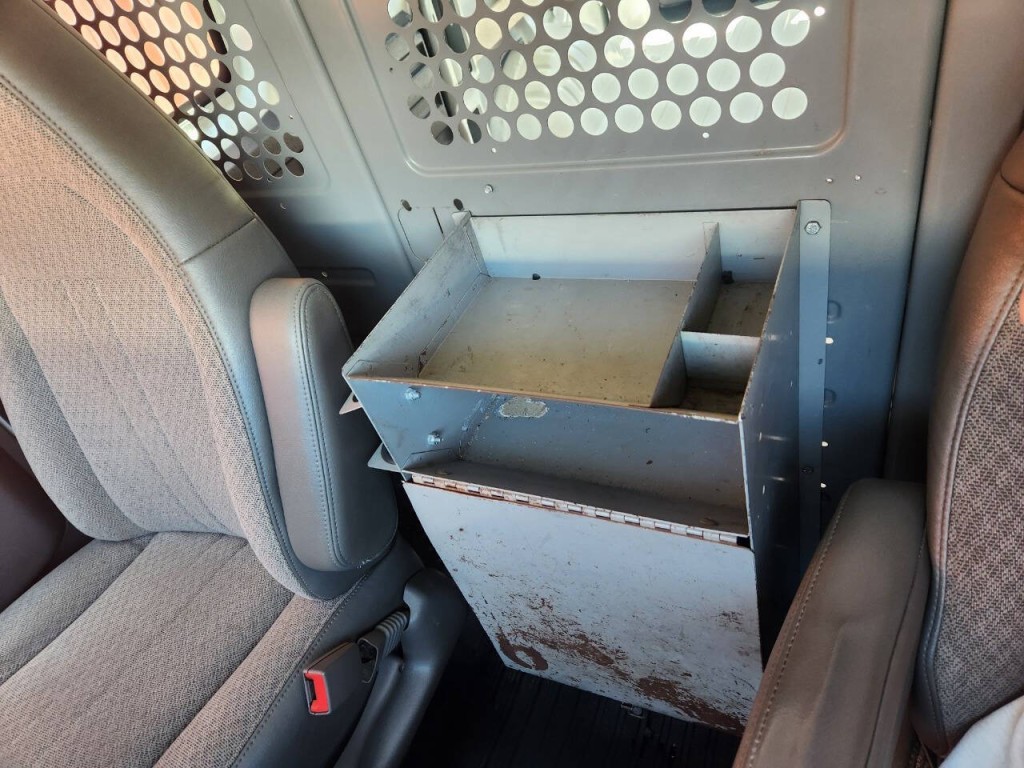 2017 GMC Savana Image 16
