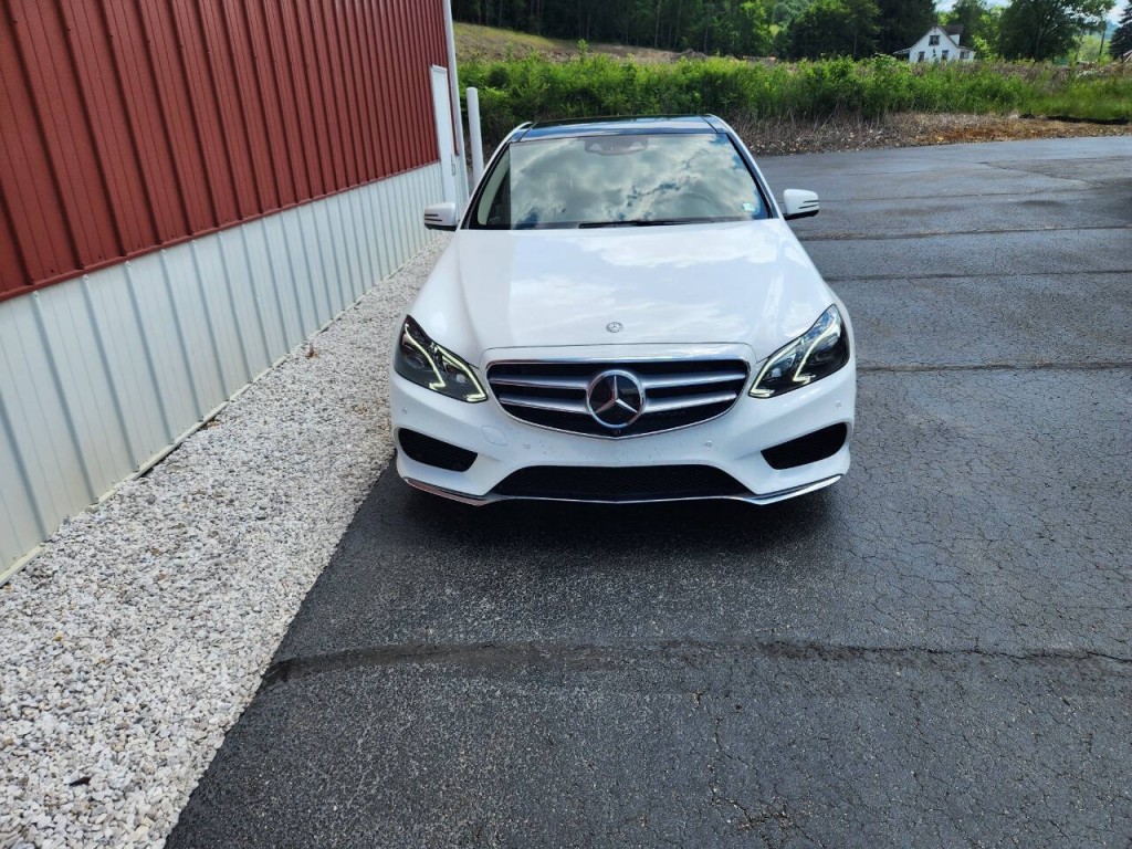 2015 Mercedes-Benz E-Class Image 3