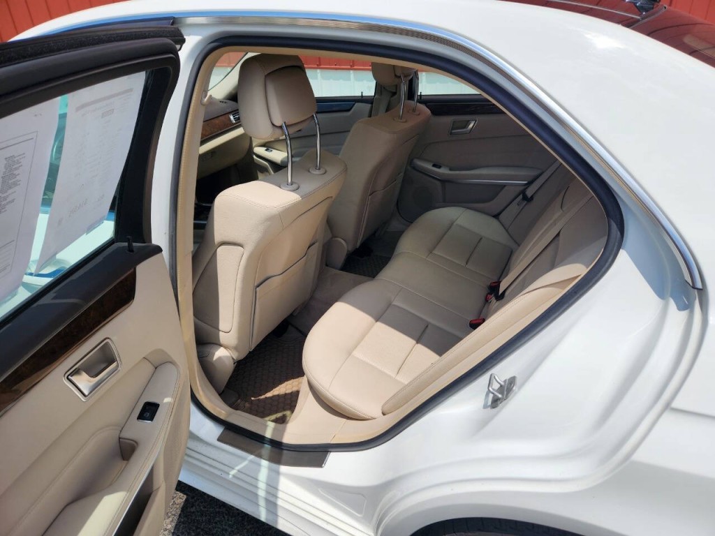 2015 Mercedes-Benz E-Class Image 11