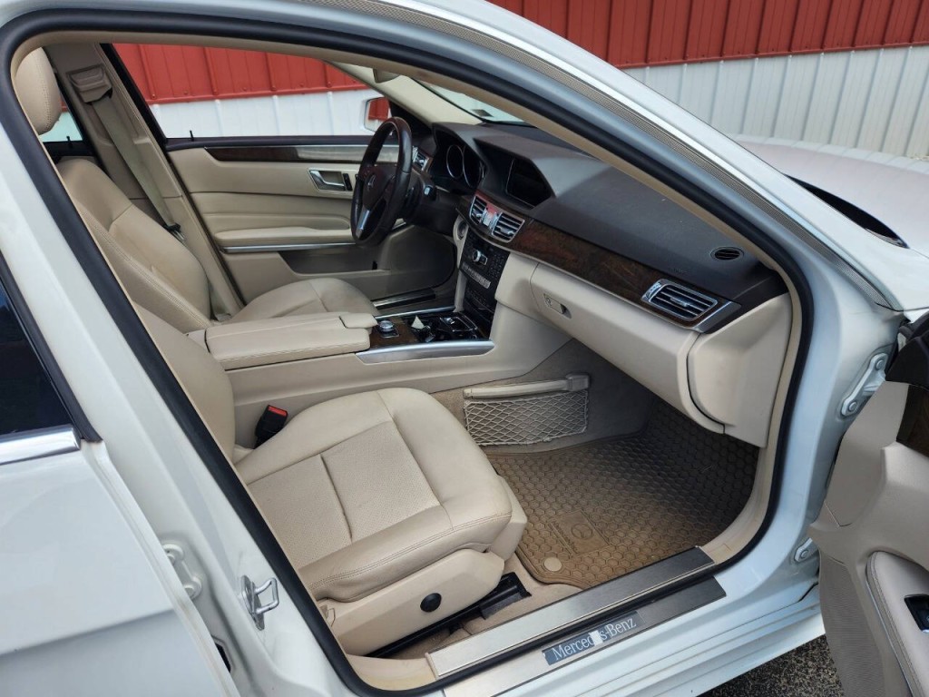 2015 Mercedes-Benz E-Class Image 12