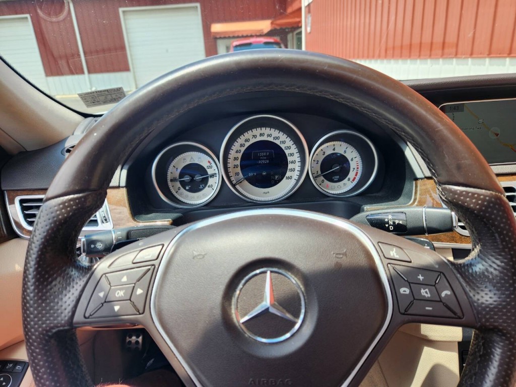 2015 Mercedes-Benz E-Class Image 17