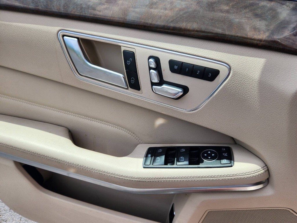 2015 Mercedes-Benz E-Class Image 24