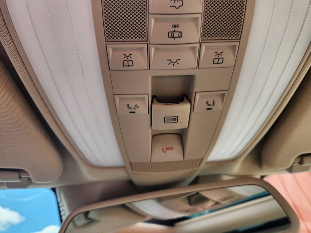 2015 Mercedes-Benz E-Class Image 26