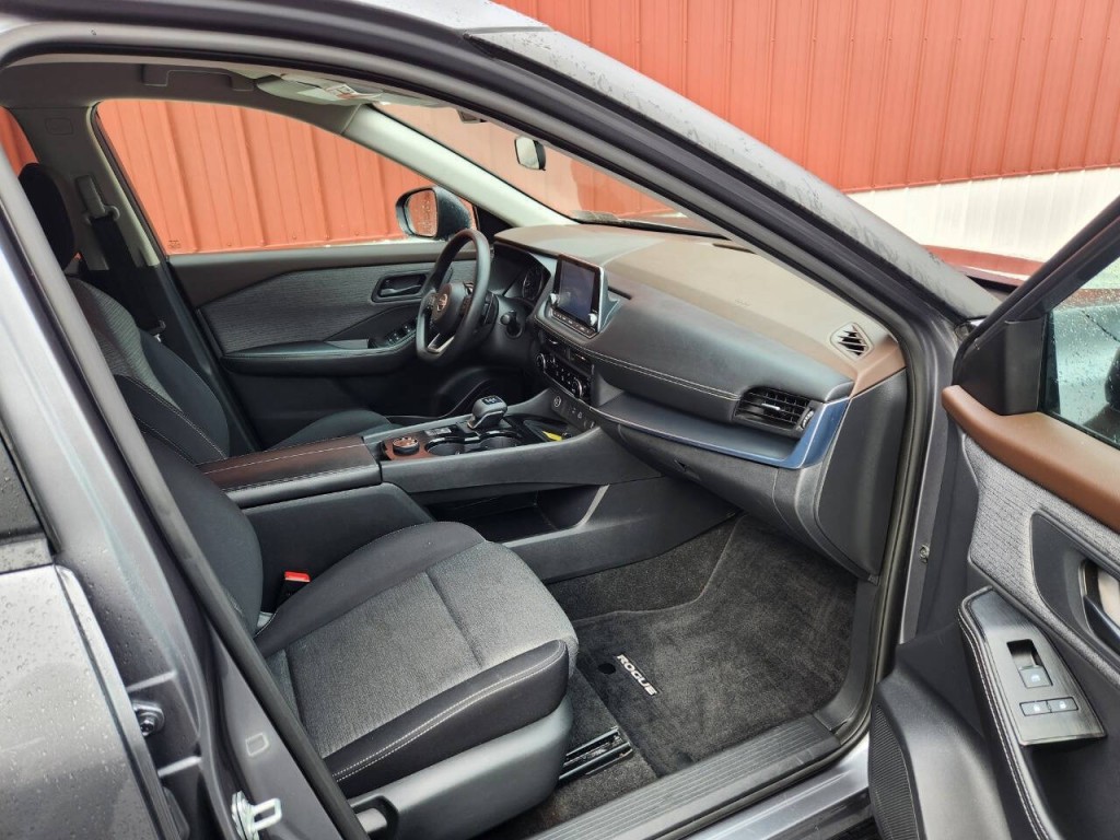 2021 Nissan Rogue Image 14