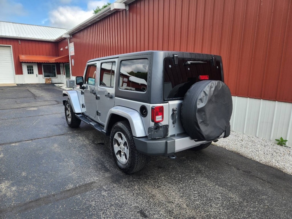 2017 Jeep Wrangler Unlimited Image 9