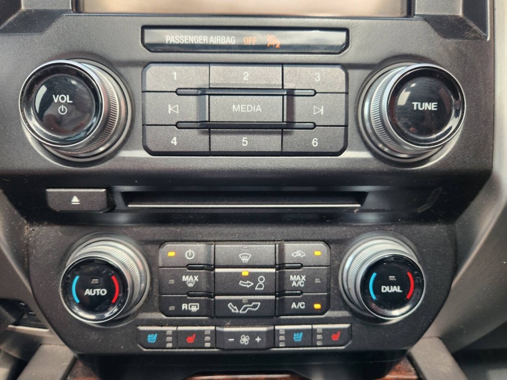 2015 Ford F-150 Image 20