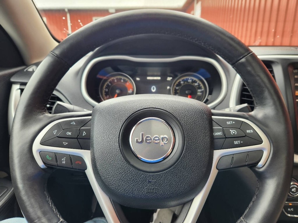 2016 Jeep Cherokee Image 15