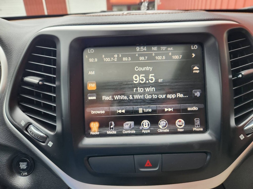 2016 Jeep Cherokee Image 16