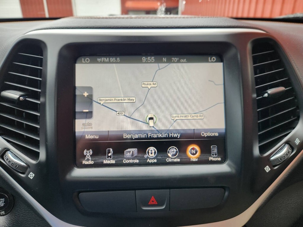 2016 Jeep Cherokee Image 18