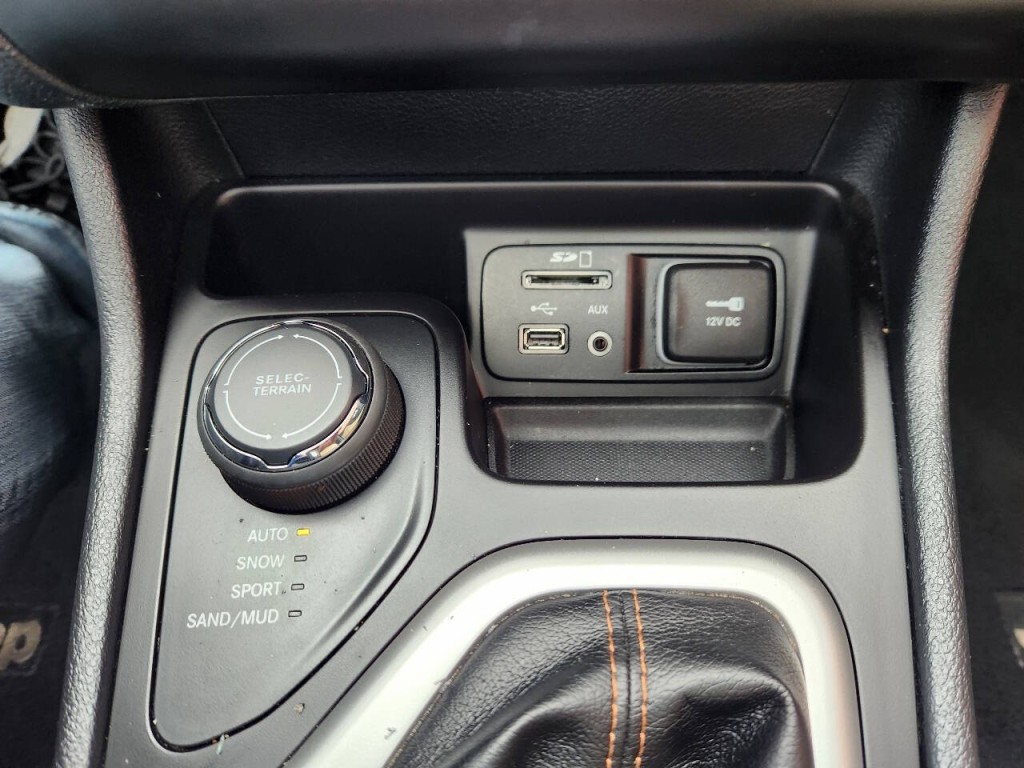 2016 Jeep Cherokee Image 20