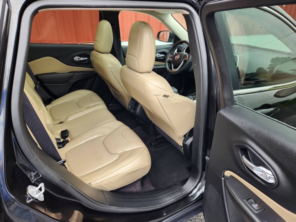 2016 Jeep Cherokee Image 26