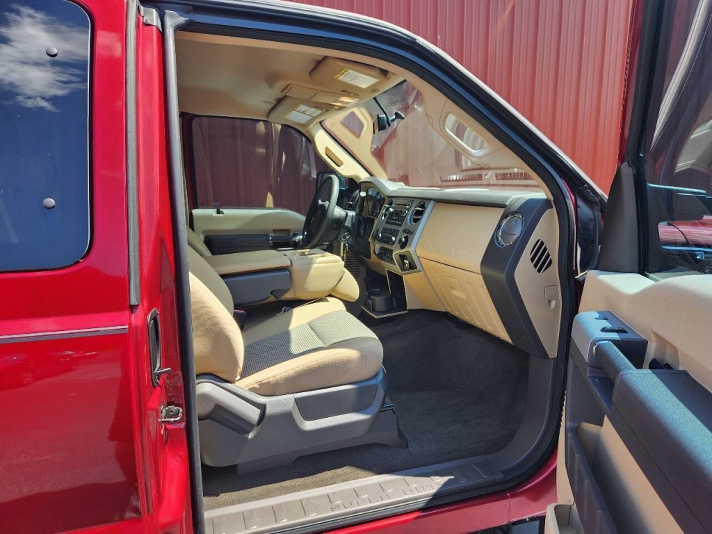 2015 Ford F-250 Image 16