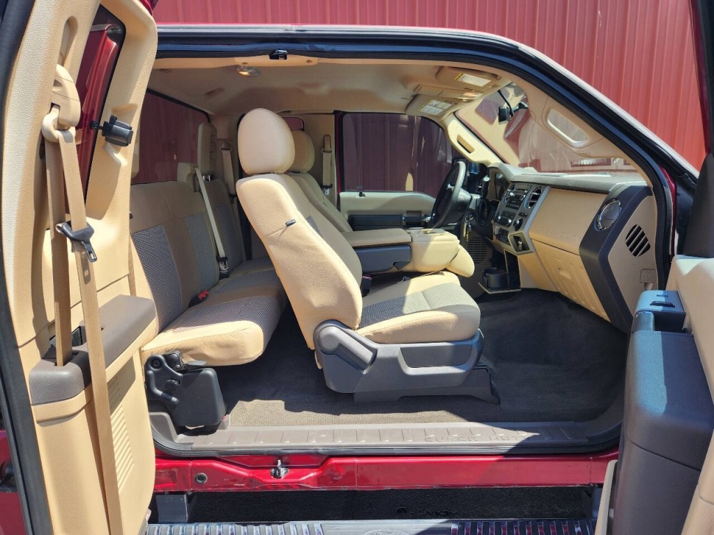 2015 Ford F-250 Image 17