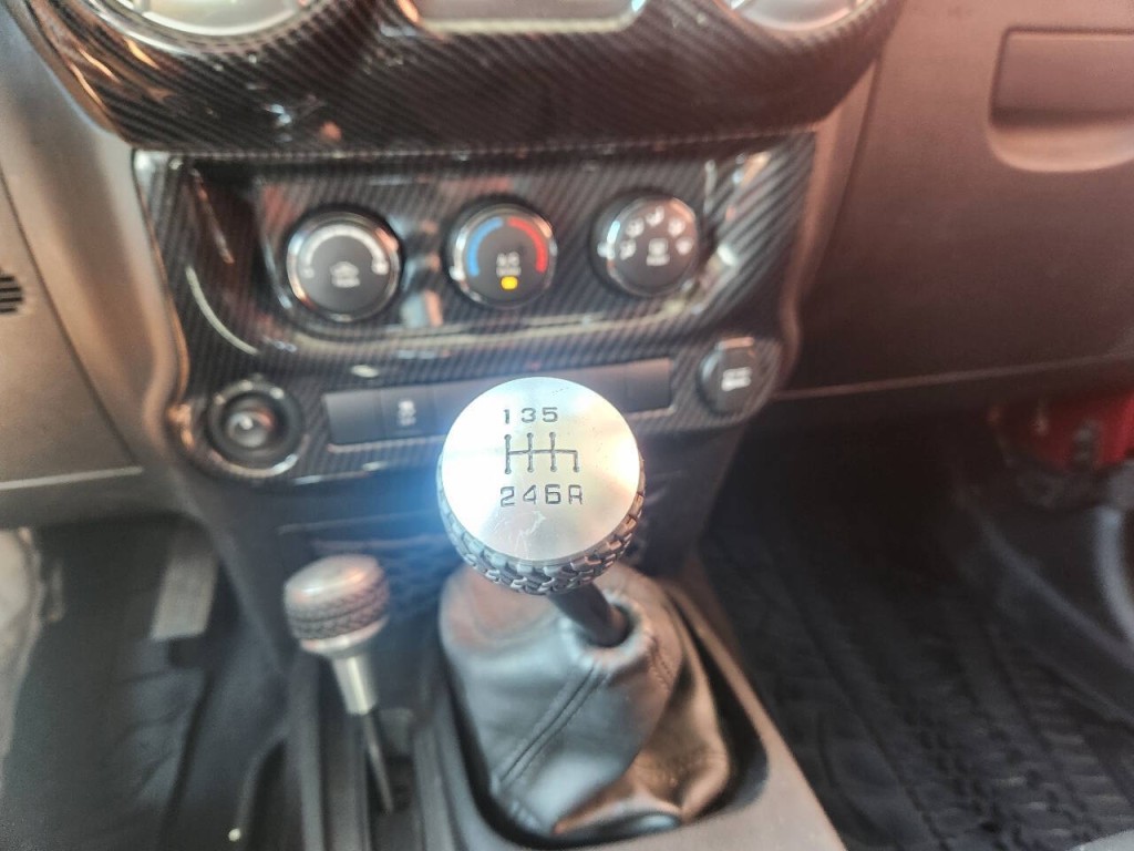 2012 Jeep Wrangler Image 23