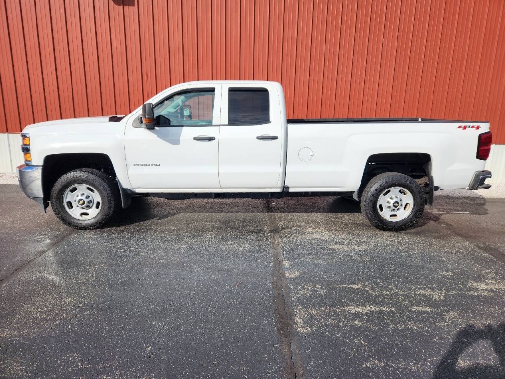 2019 Chevrolet Silverado 1500 Image 2