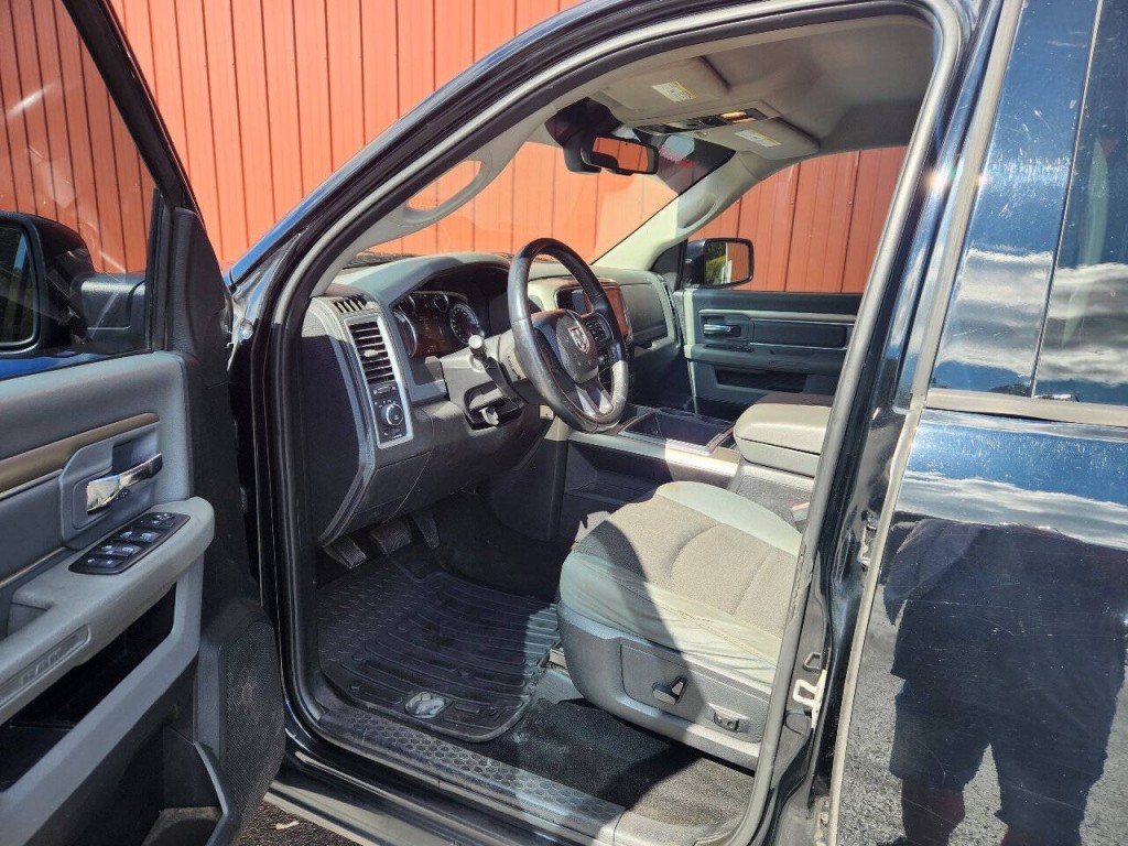 2014 RAM 1500 Image 11