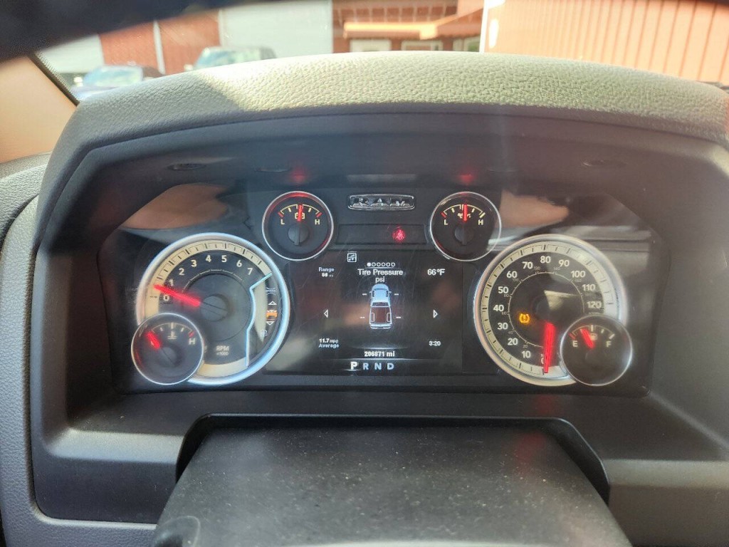 2014 RAM 1500 Image 16