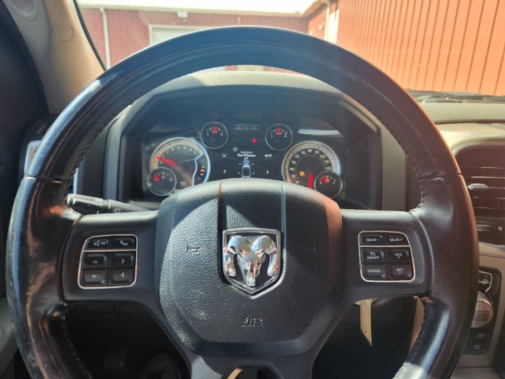 2014 RAM 1500 Image 17