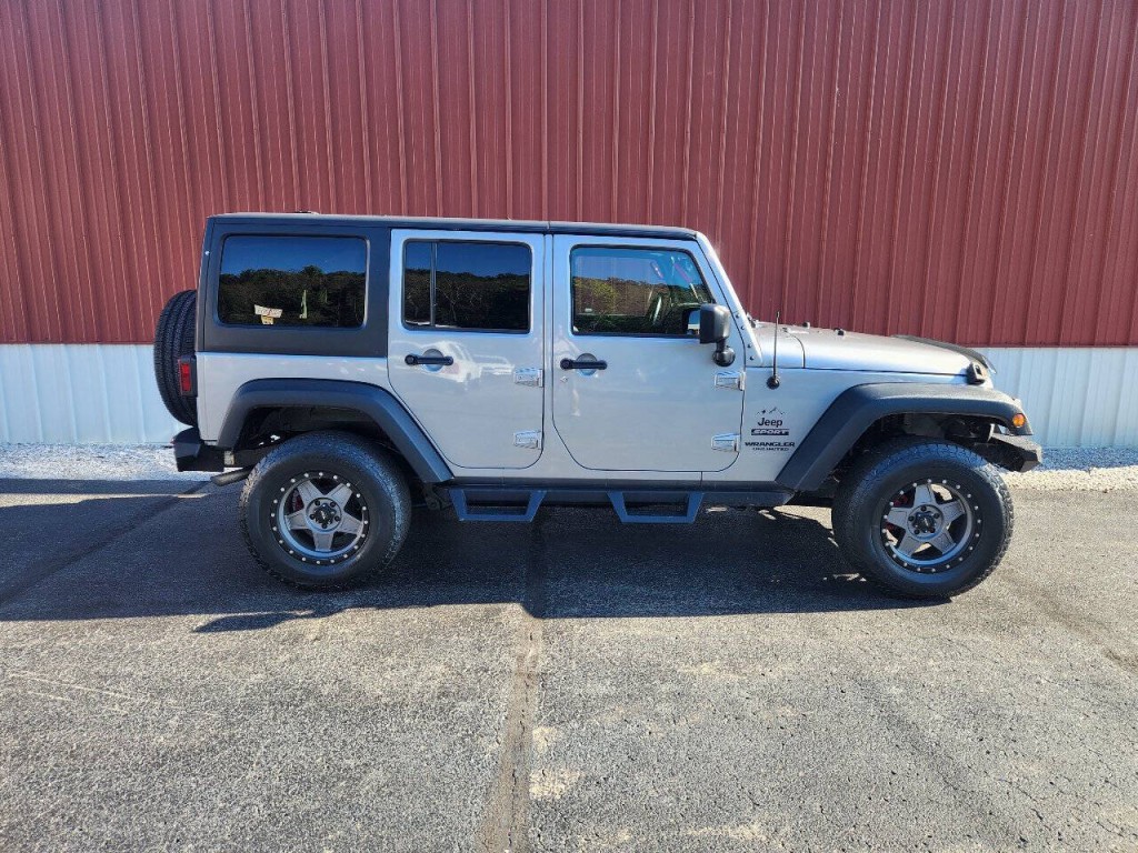2017 Jeep Wrangler Unlimited Image 8
