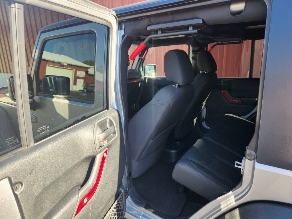 2017 Jeep Wrangler Unlimited Image 12