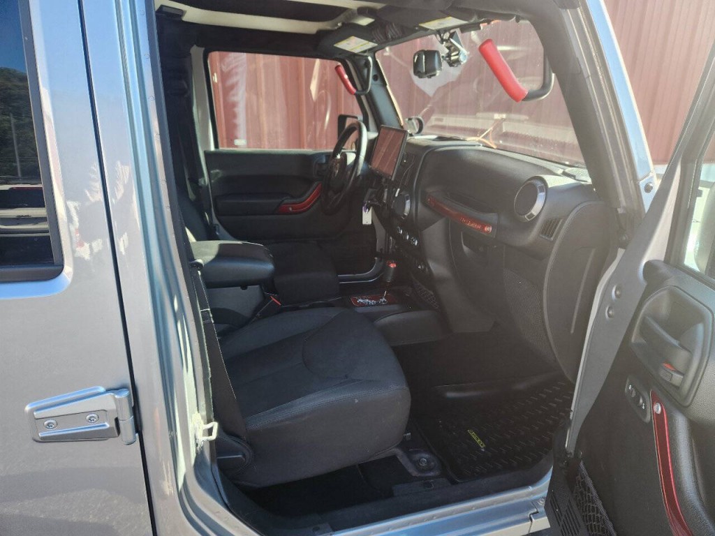 2017 Jeep Wrangler Unlimited Image 13