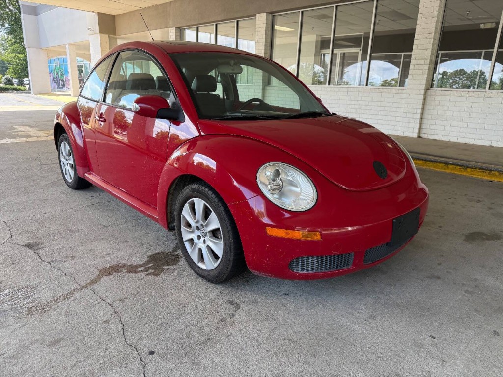 2009 Volkswagen Beetle Image 2