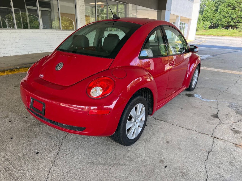 2009 Volkswagen Beetle Image 4