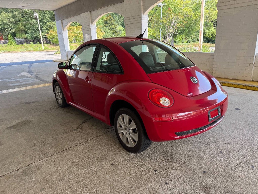 2009 Volkswagen Beetle Image 6