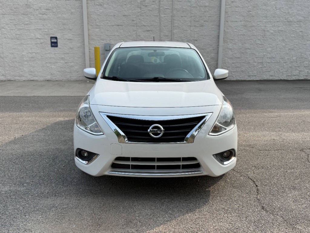 2017 Nissan Versa Image 8