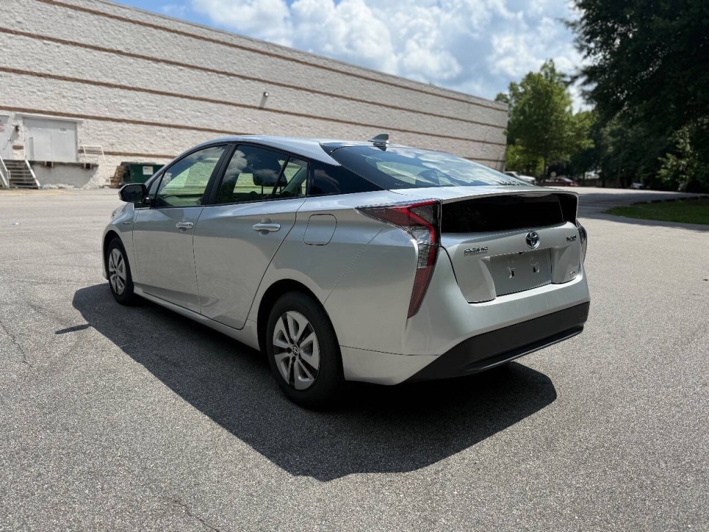 2018 Toyota Prius Image 3