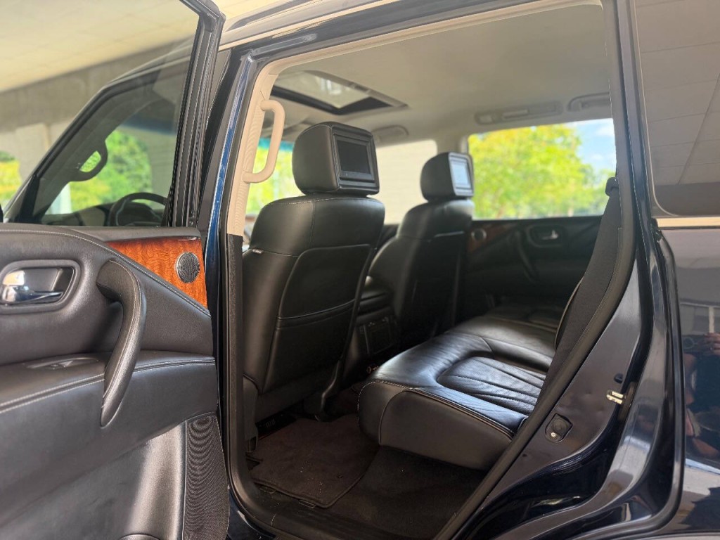 2016 INFINITI QX80 Image 13