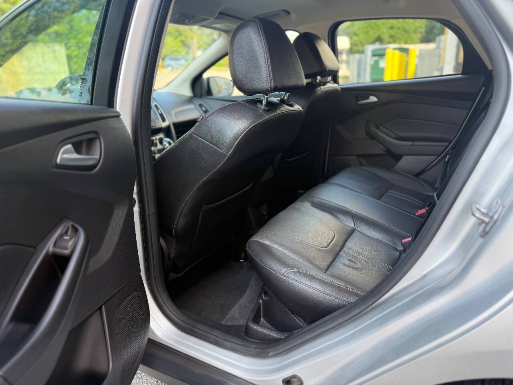 2014 Ford Focus Image 13