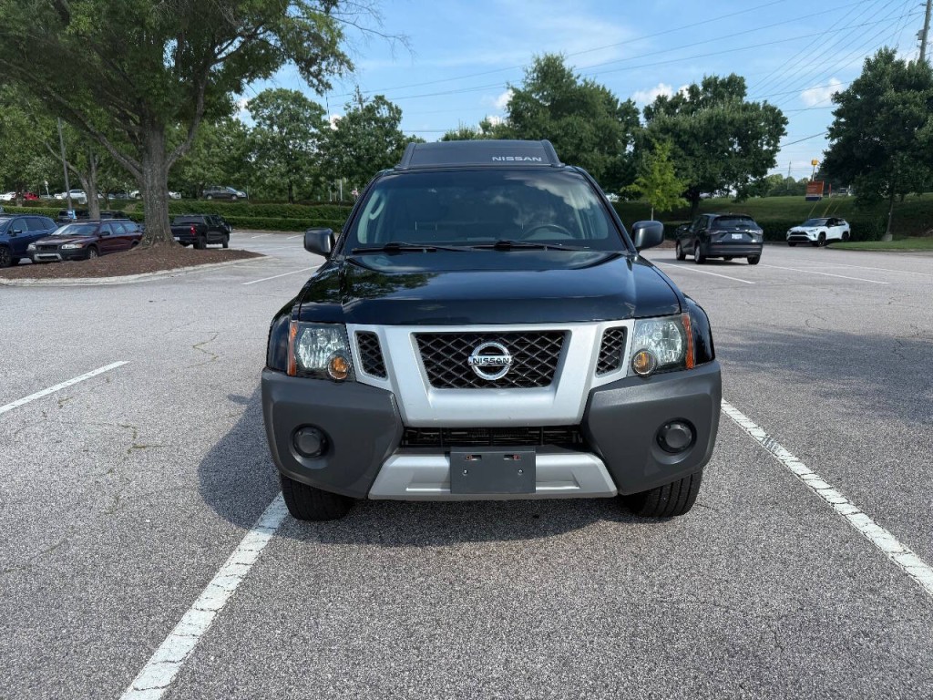 2011 Nissan Xterra Image 2