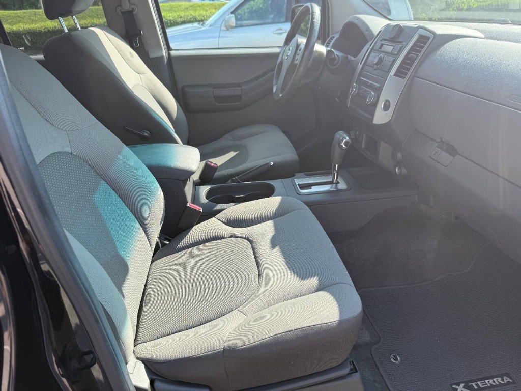 2011 Nissan Xterra Image 16