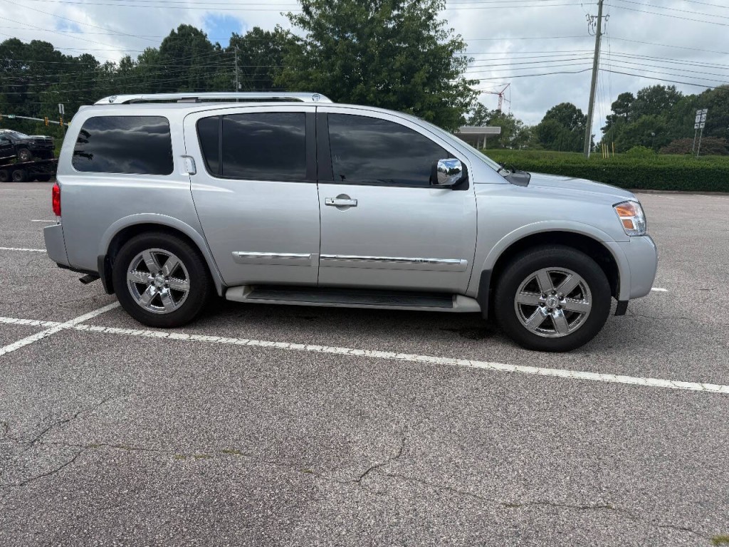 2010 Nissan Armada Image 3