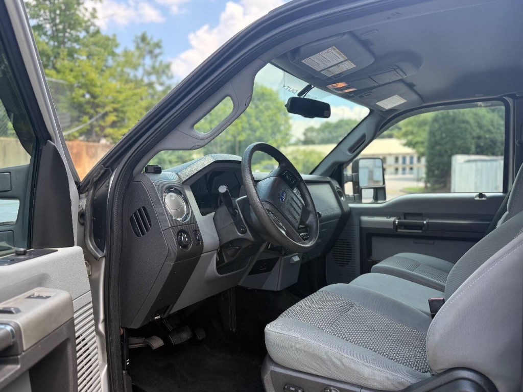 2012 Ford F-250 Image 9