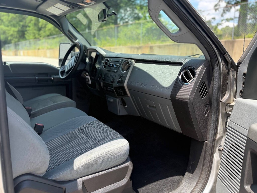 2012 Ford F-250 Image 11