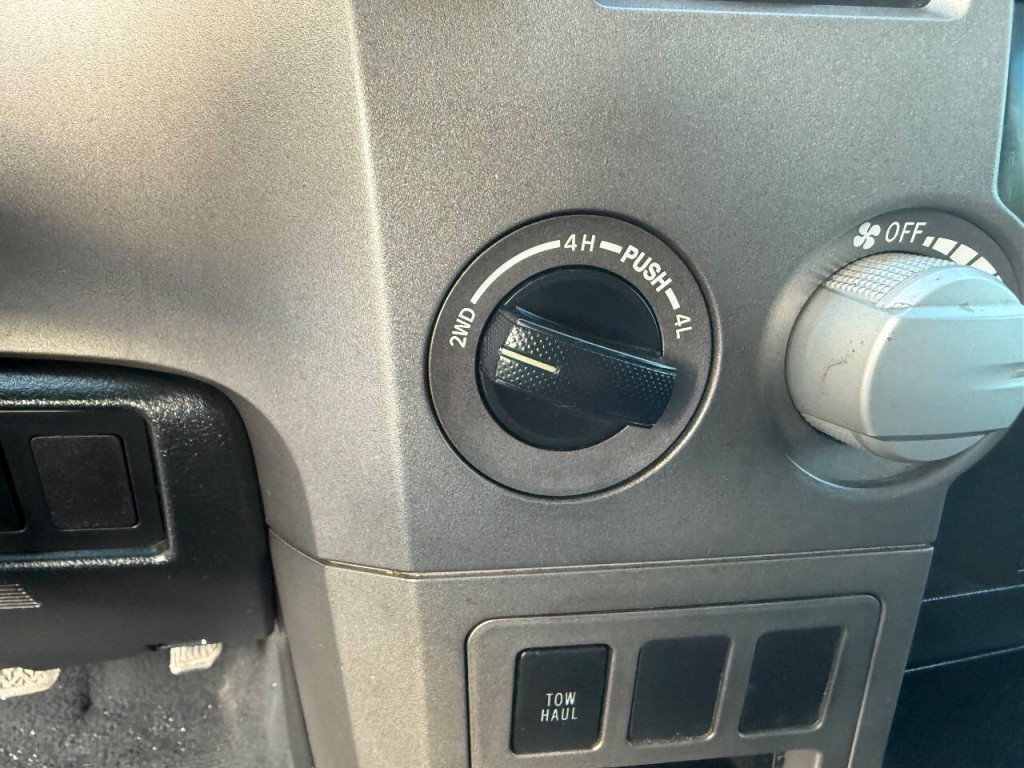 2012 Toyota Tundra Image 17