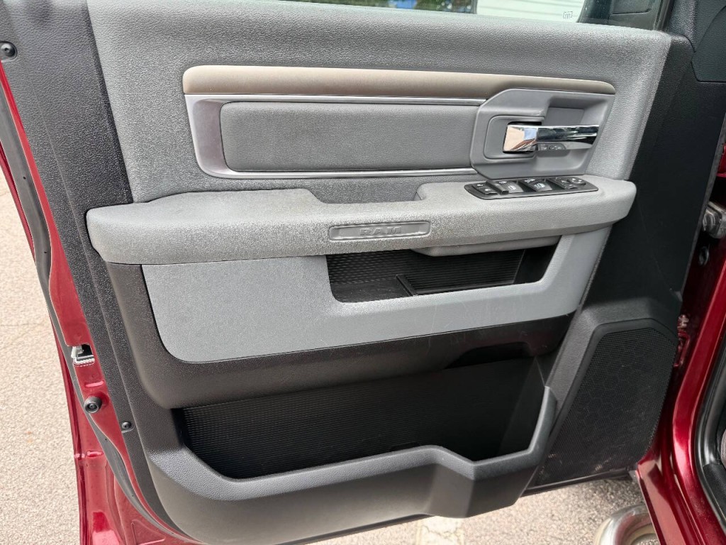 2017 RAM 1500 Image 10