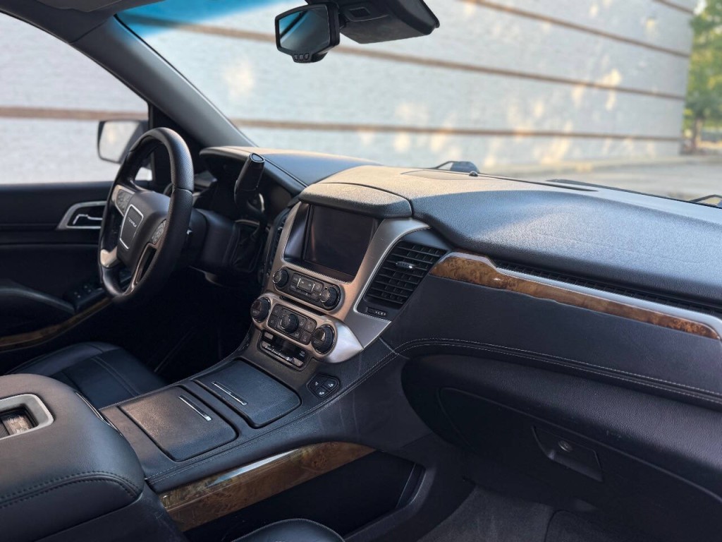 2015 GMC Yukon Image 11
