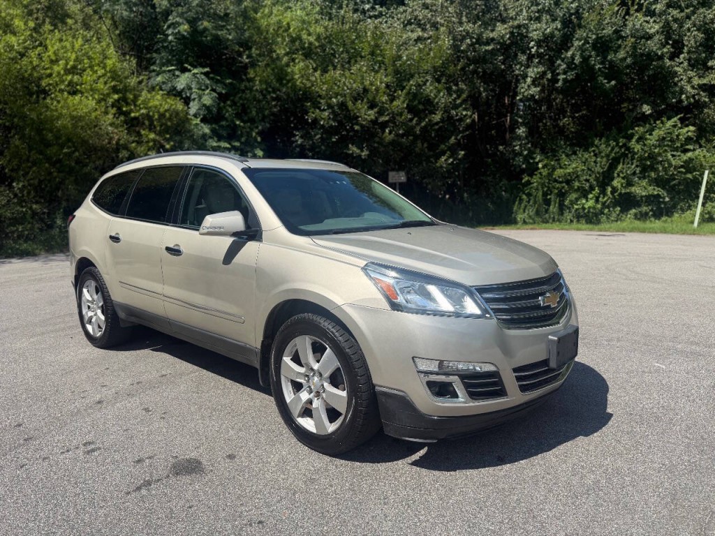 2015 Chevrolet Traverse Image 1