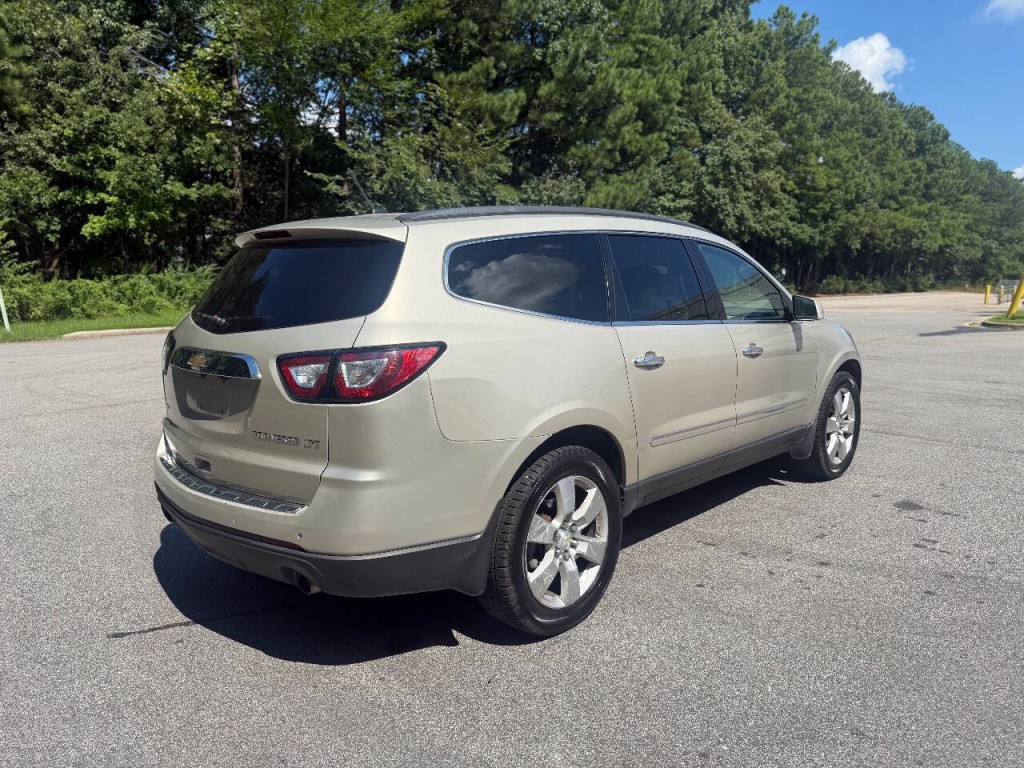 2015 Chevrolet Traverse Image 3