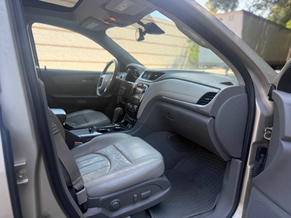 2015 Chevrolet Traverse Image 8