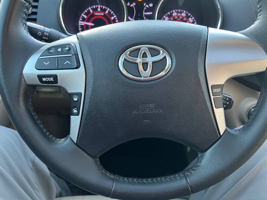 2013 Toyota Highlander Image 25