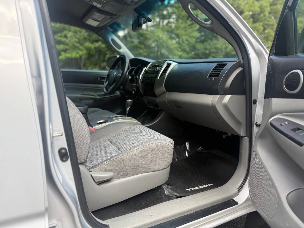 2012 Toyota Tacoma Image 11