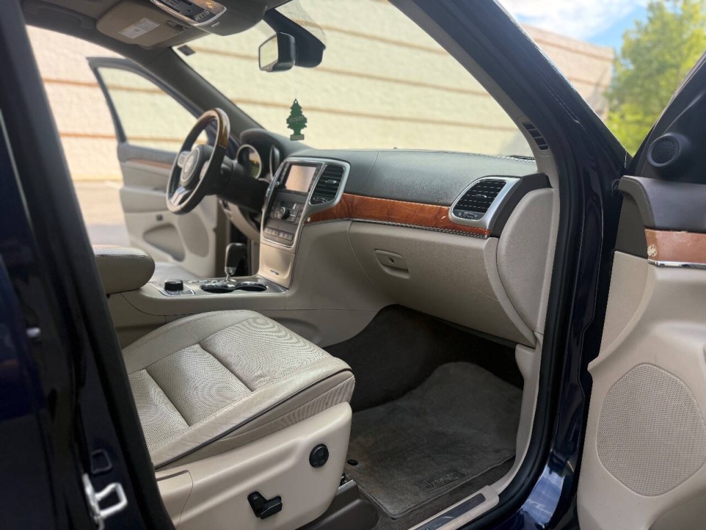 2012 Jeep Grand Cherokee Image 11