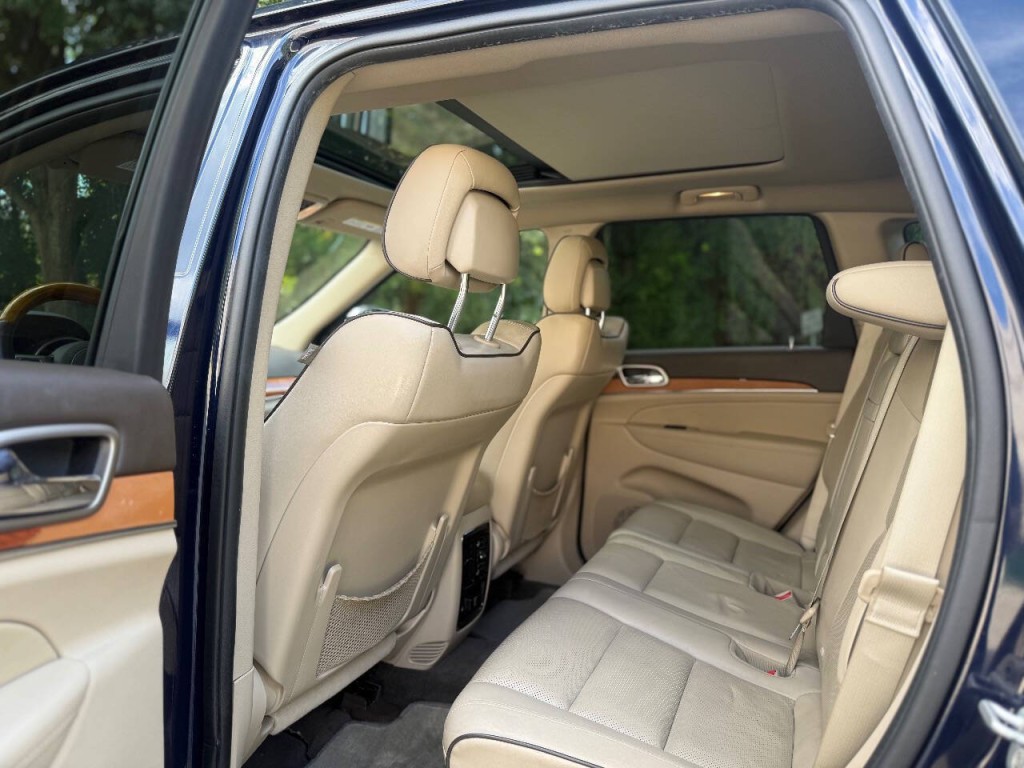 2012 Jeep Grand Cherokee Image 14